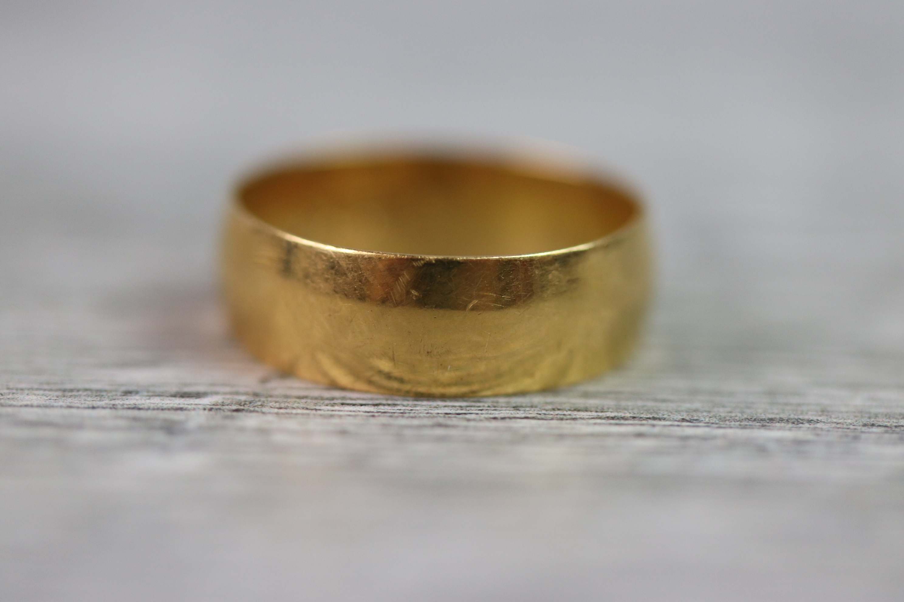 22ct yellow gold wedding band, width approximately 6mm, ring size L½ - Image 2 of 4