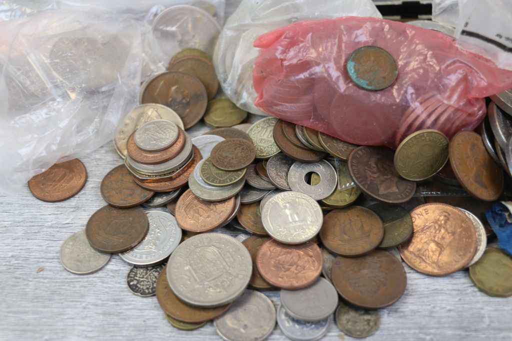 Bag of mixed UK & World coins and Medallion to include Silver plus a small amount of Belgian - Image 3 of 5