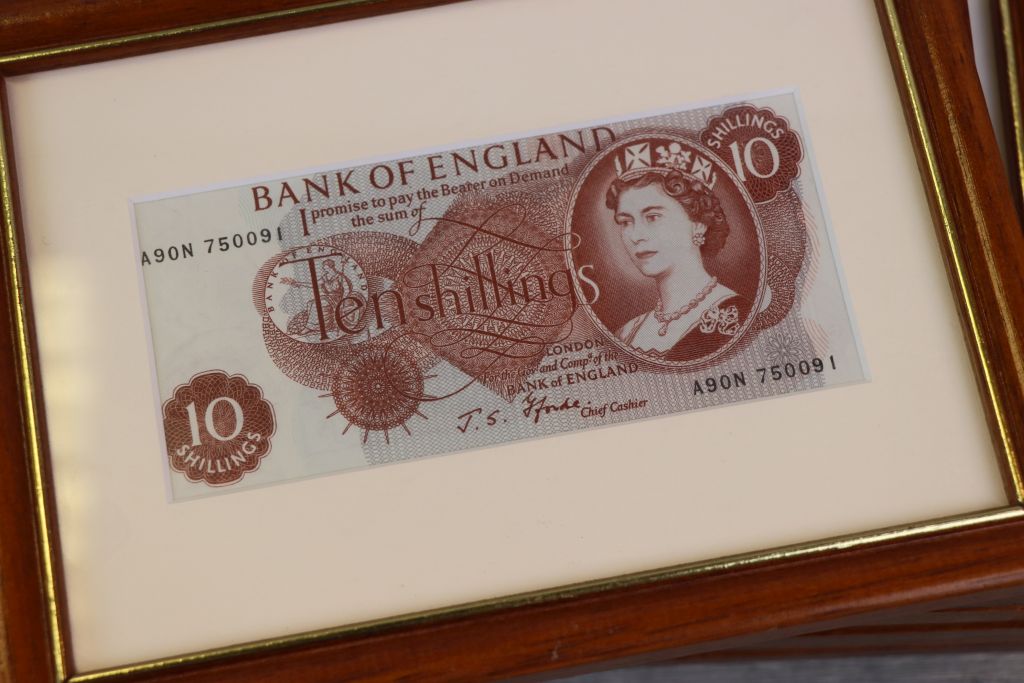 Fifteen framed & glazed vintage UK Banknotes in mostly Uncirculated condition to include; - Image 6 of 16