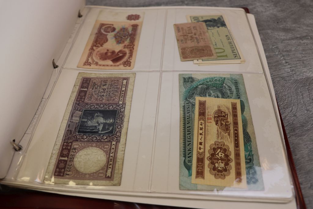 Album of Mixed World Banknotes to include WW2 issue - Image 5 of 14