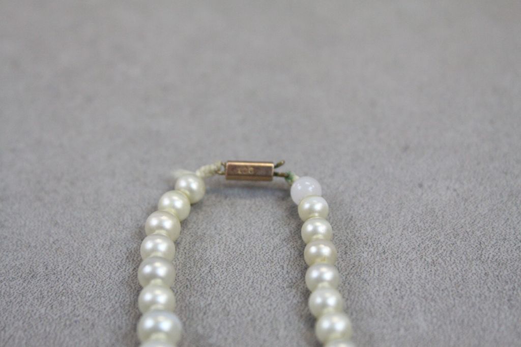 Simulated Pearl necklace with 9ct Gold clasp - Image 3 of 3