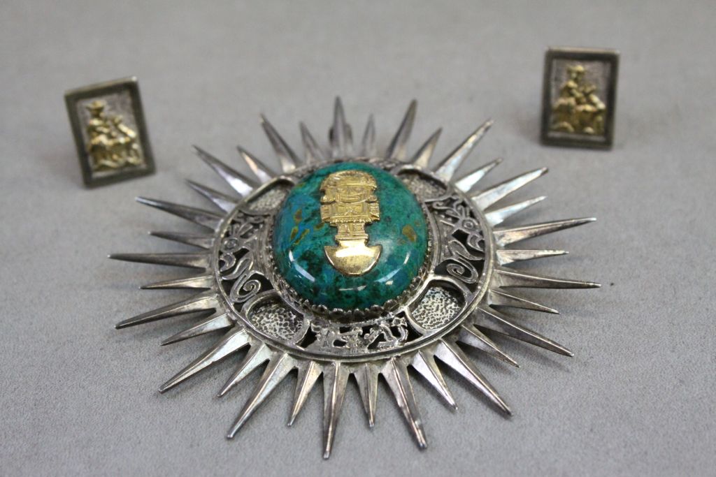 Peruvian Gold, Silver & Chrysolla Sun shaped pendant/ brooch and a pair of Silver & Gold Peruvian