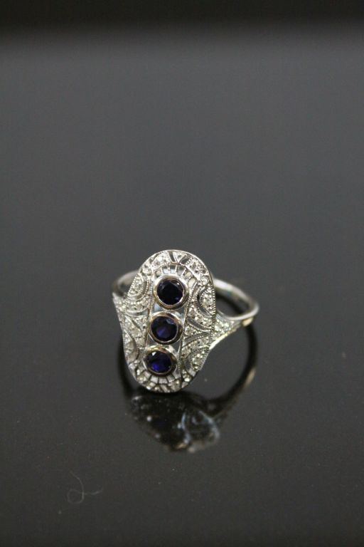 Silver CZ and Sapphire Paneled Art Deco Style Ring - Image 2 of 2