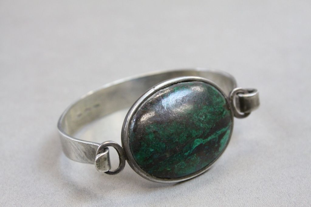 Vintage hallmarked Peruvian Silver bracelet with Turquoise panel to the hinged front