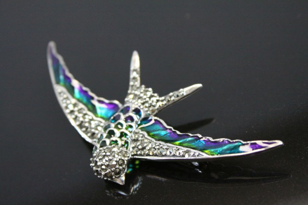 Silver and Enamel Set Brooch in the form of a Swallow - Image 3 of 4