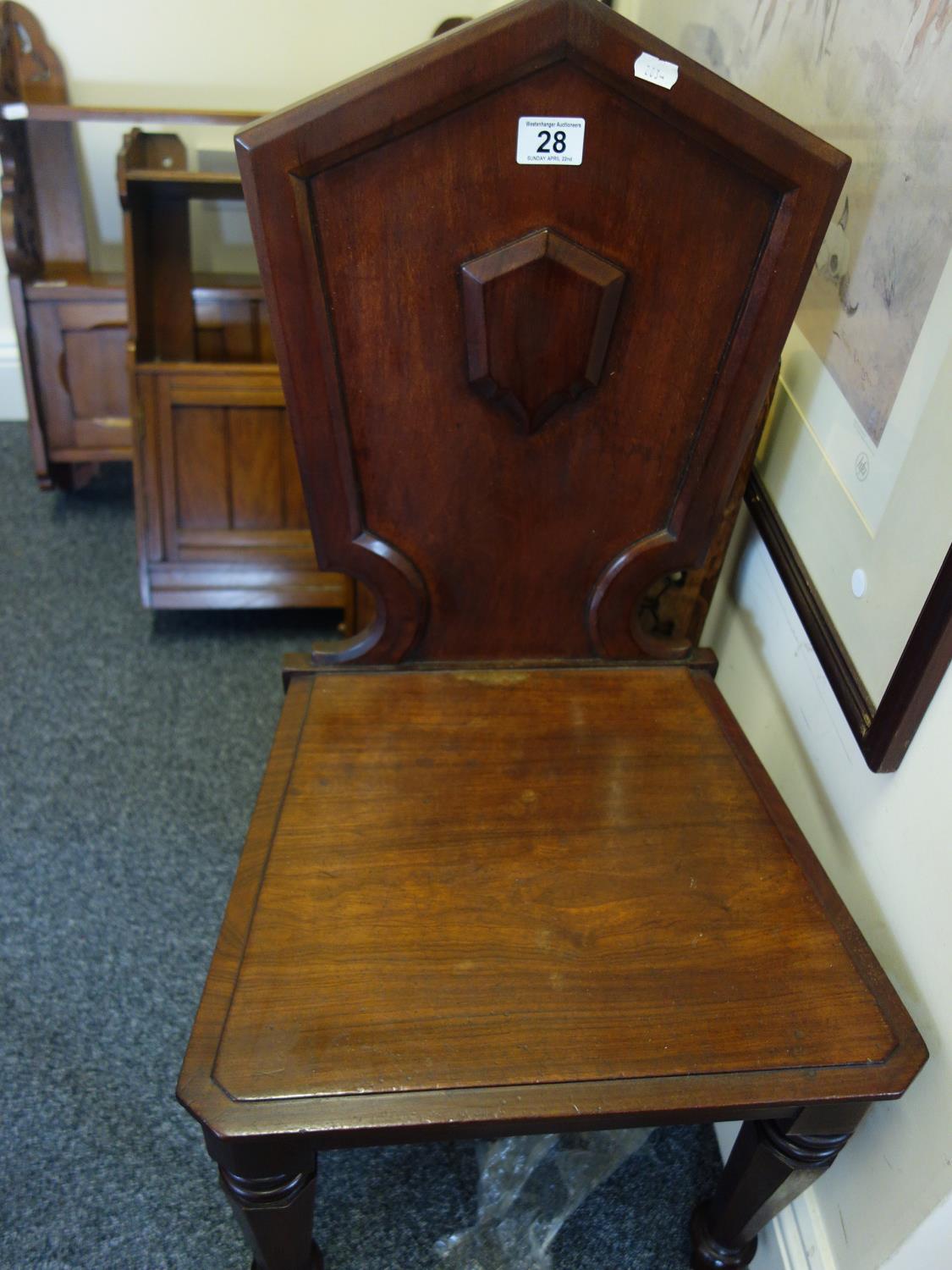 Good quality mahogany hall chair, mahogany seating area and back, 19th century