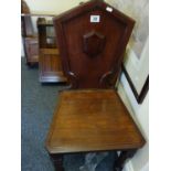Good quality mahogany hall chair, mahogany seating area and back, 19th century