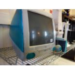 Apple i-mac, a vintage computer and keyboard for spares or repairs