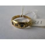 Antique 18ct gold sapphire & diamond set gypsy ring approx size 'O'