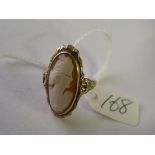 An antique 10ct cameo ring approx size 'J'