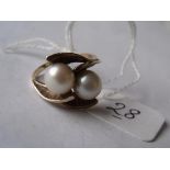 Rose gold mounted double pearl ring