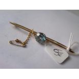 15ct gold blue Zircon set bar brooch 7cm long 5g