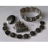 Four items of Siam silver jewellery 56g