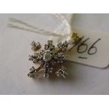 18ct gold snowflake diamond pendant 2cm long