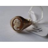 Small 9ct cameo ring approx size 'O'