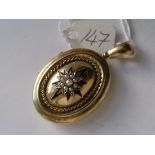Victorian 15ct gold and enamel chased locket set with pearls