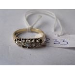 18ct gold ring set with 5 diamonds in pierced setting approx size P