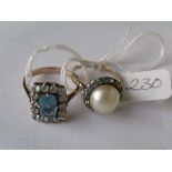 Two 9ct stone set dress rings