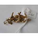 9ct double horse shoe bar brooch 2.8g