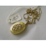 An attractive 9ct oval locket on 9ct fancy link chain 6.5g