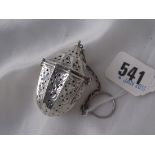 Tea infuser marked sterling 8g