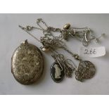 Bag of assorted silver jewellery