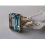 A large chunky rectangular blue stone dress ring in 9ct mount size 'P'