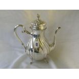 Danish pear shaped coffee pot swirl reeded 10” over handle 660g