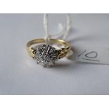 An attractive 18ct gold diamond snowflake ring approx size 'N'