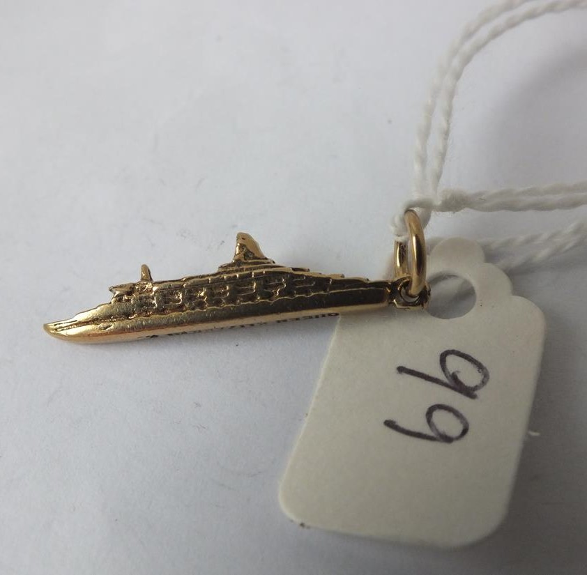 9ct ship charm 2.4g