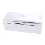 George V silver cigarette box. A silver rectangular cigarette box, of heavy gauge, cedar lined,