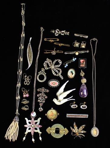 A Collection of Pretty Victorian & Later Costume Jewellery.