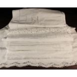A Collection of Fine Quality Vintage Linen Bed Sheets (8).