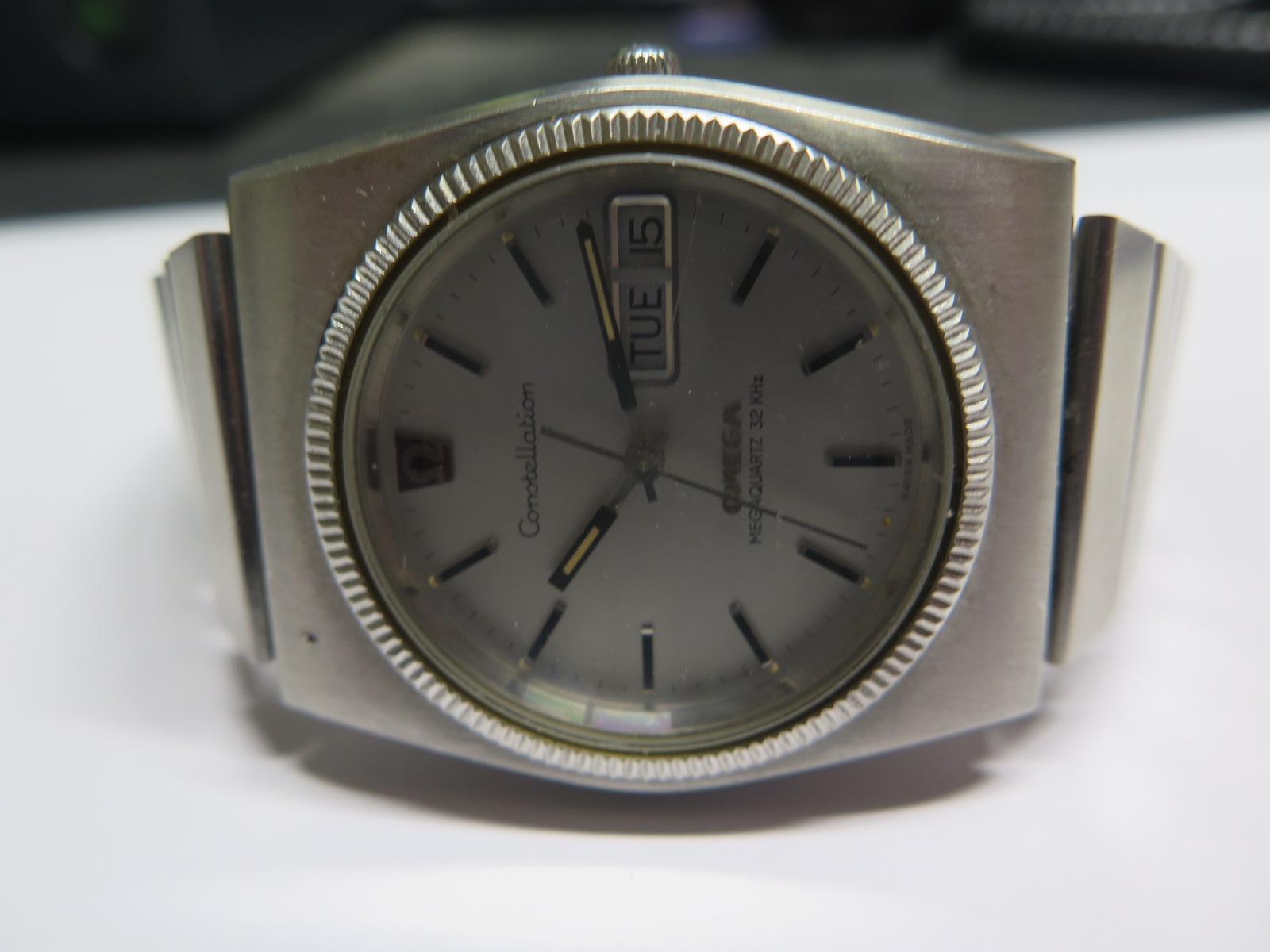 A Gents Omega Constellation Quarts wristwatch with a medium sized strap in working order with a day, - Image 4 of 4