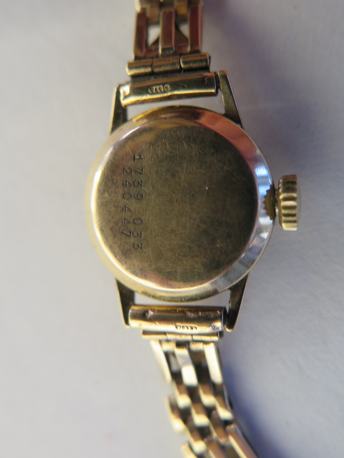 A 9ct yellow gold Certina ladies manual wind bracelet watch - total weight approx 15.8 grams - clean - Image 3 of 4