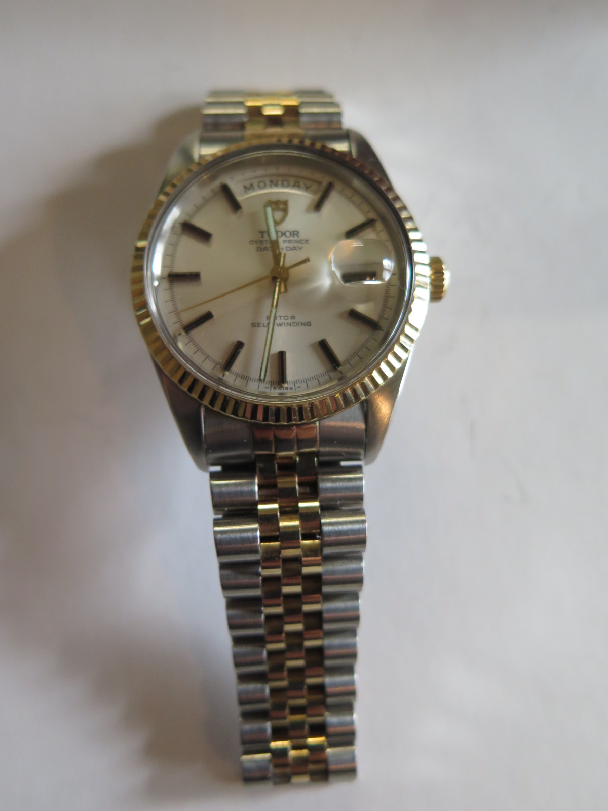 A gents Tudor Oyster Prince Date Day wristwatch - day aperture at 12 o'clock, date at 3 o'clock -