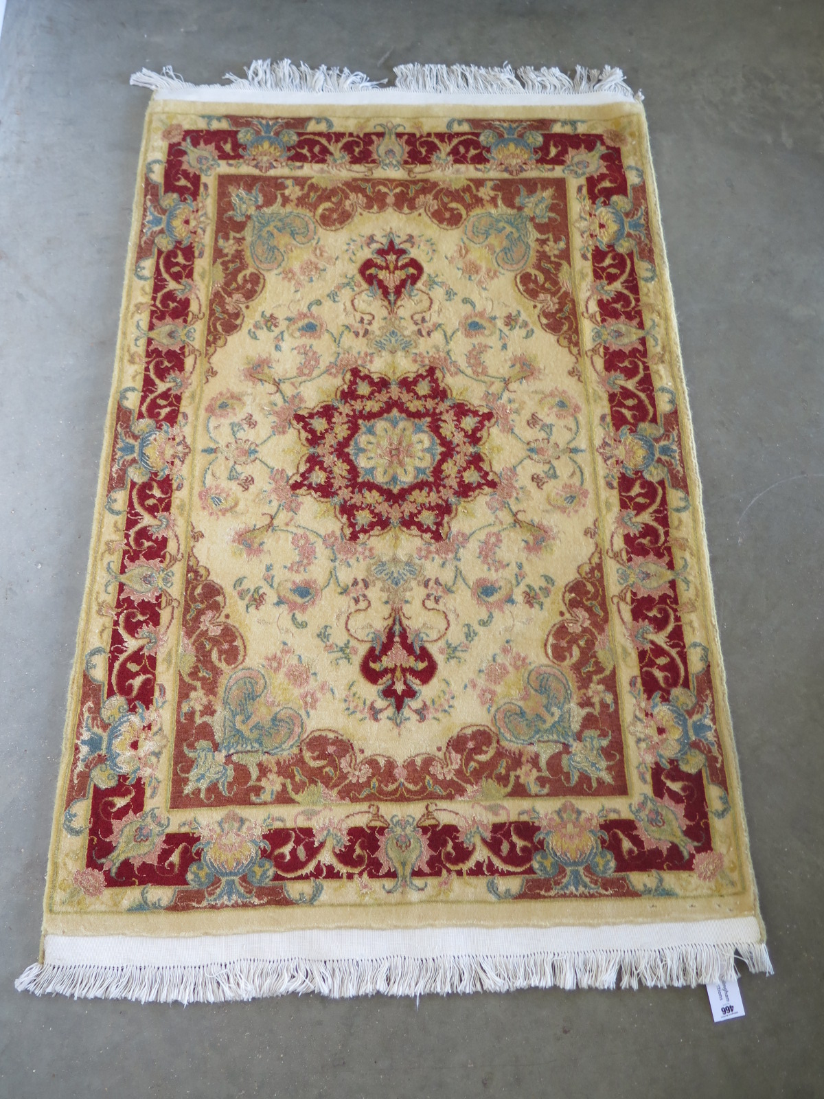 A hand knotted woollen Fine Tabriz, 500 knots per square inch , silk inlaid - 1.63m x 1.07m