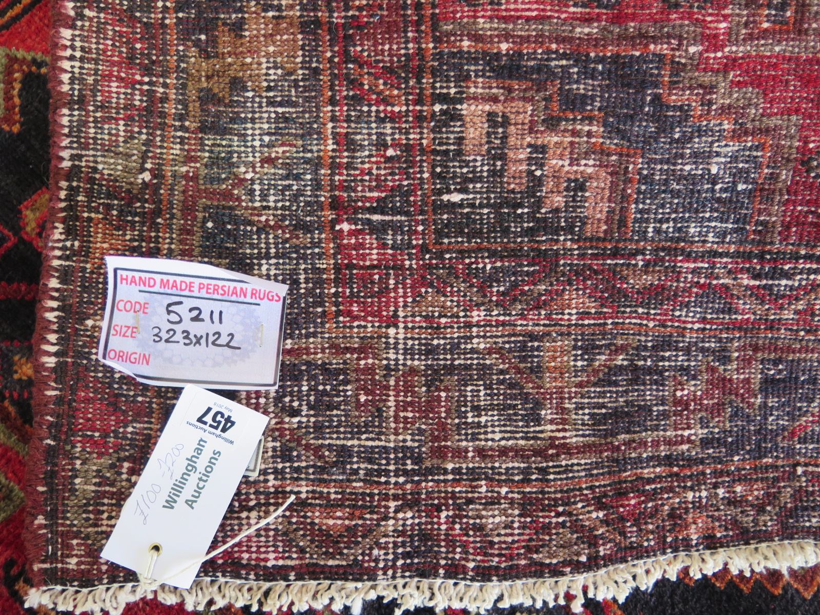 A hand knotted woollen Hamadan rug - 3.23m x 1.22m - Image 3 of 3