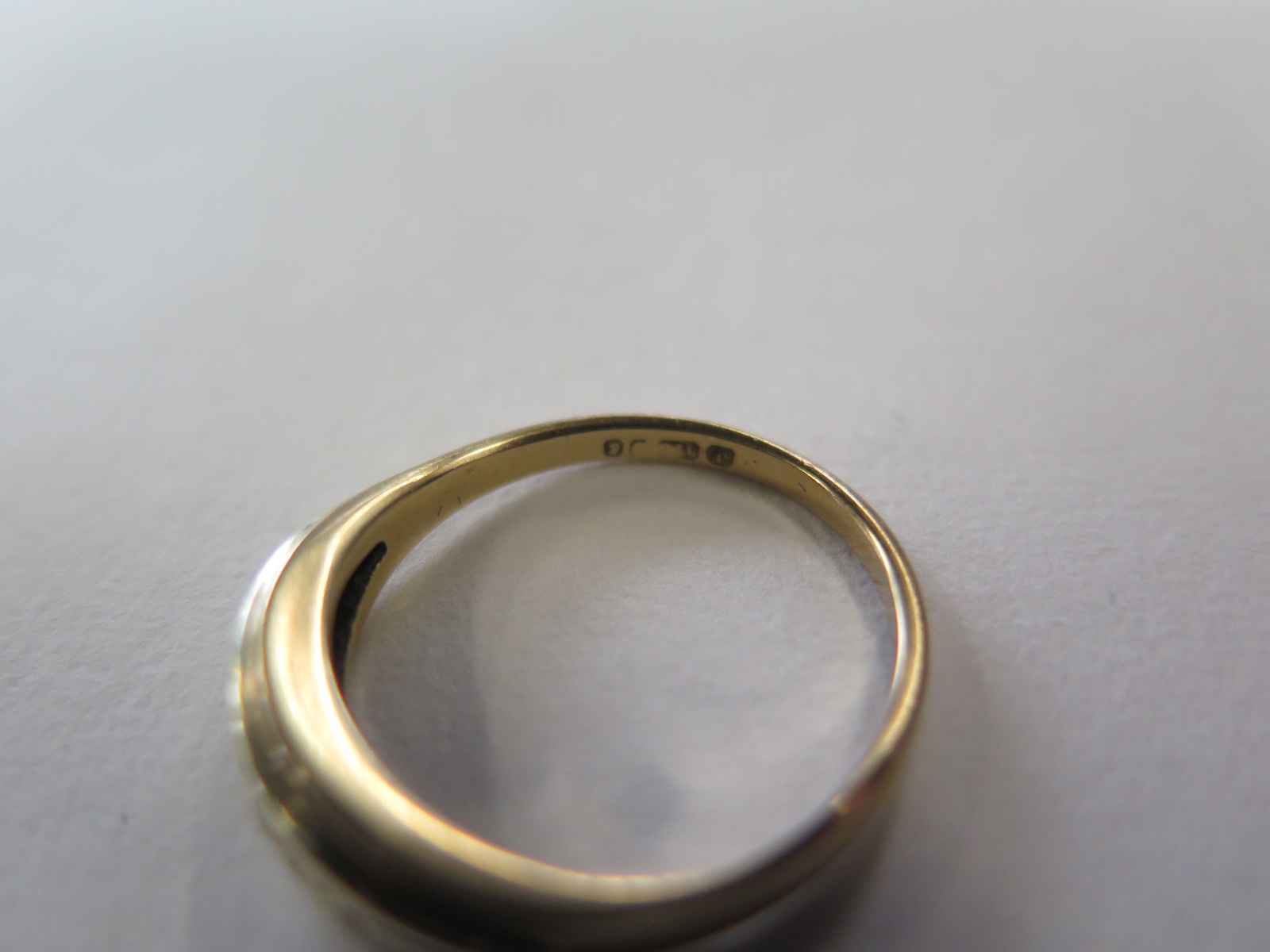 Two ladies rings, an 18ct gold and platinum ring inset with five small diamonds, weight approx 2. - Image 3 of 4