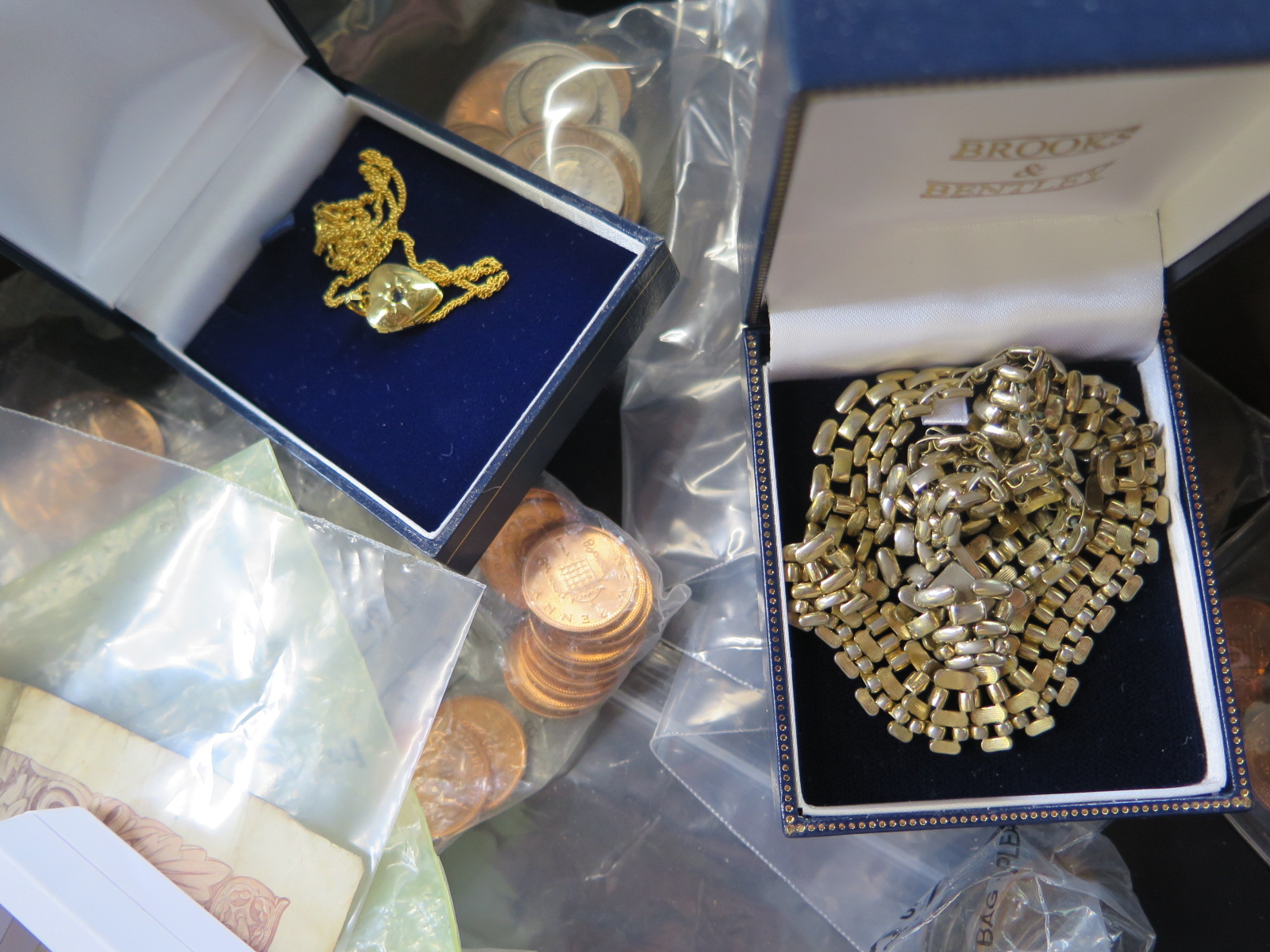 A collection of various Victorian and 20th century coinage mostly copper coins together with two - Image 3 of 3