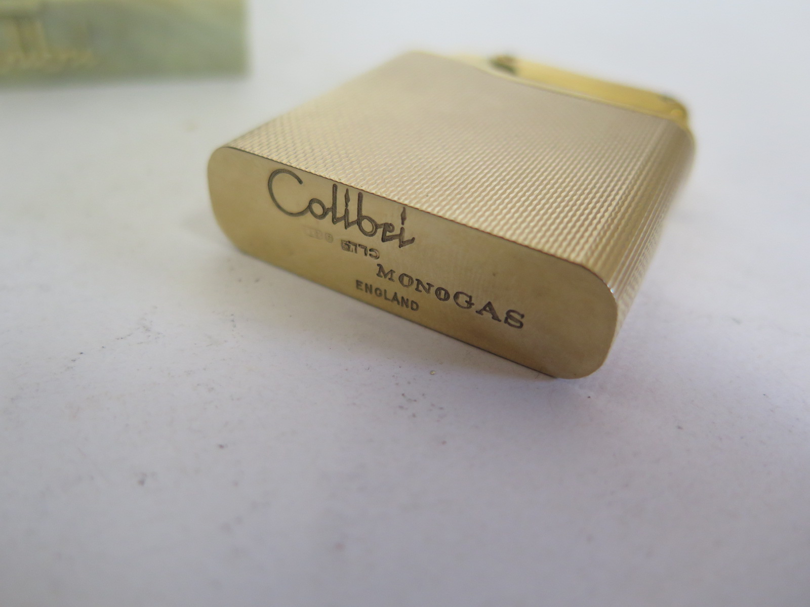 A retro Colibri gas lighter with 9 ct gold case, stamped 375, approximately 4.5cm high and 73 g, - Image 2 of 2