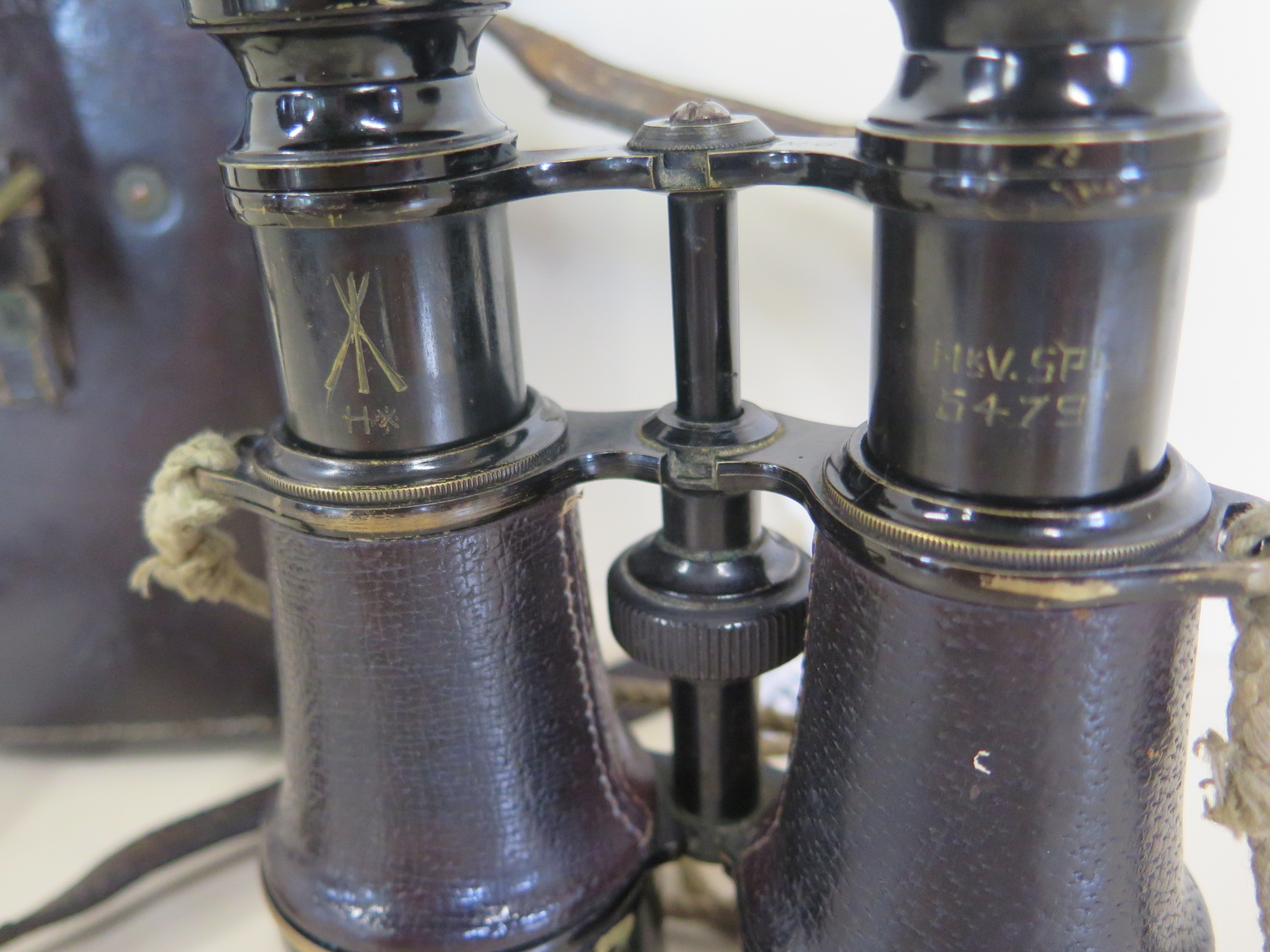 A pair of WW1 binoculars, stamped with a broad arrow MK V SPL 54791, with leather case, stamped - Image 2 of 5