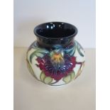 A 1198 Moorcroft Anna Lily pattern vase, approx 11cm H - without box - in good condition