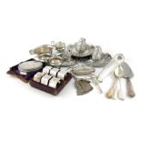 A mixed lot of silver and metalware items, comprising: a purse, a trinket box, a sauce boat, three