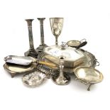 λA mixed lot, comprising silver items: a small waiter by Aldewinckle and Slater, London 1841,