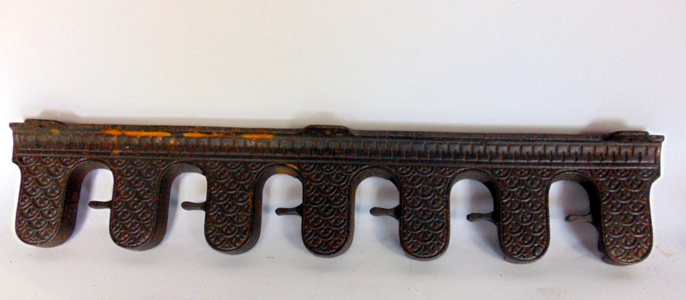 A Victorian cast iron snooker cue stand with well and segmented top (2) - Image 2 of 2
