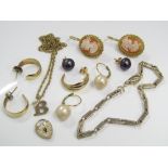 A collection of 9ct items to include necklace with 'B' pendant, bracelet, hoop stud earrings (