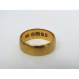 A 22ct wedding ring, size I, 4g