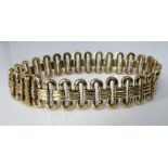 A good quality vintage 9ct bracelet, 33.4g