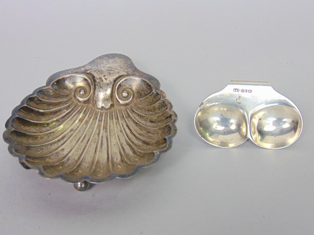 A mixed collection of silver bijouterie items to include a sterling silver scallop shell dish, a - Image 2 of 2